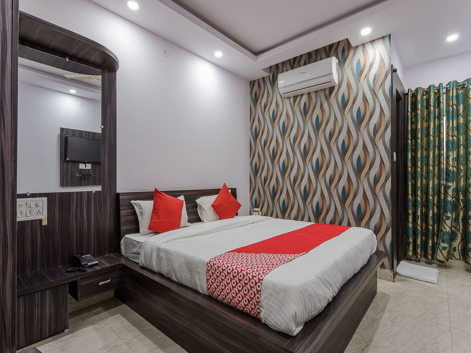 מלון בהופאל Treebo Trend Bharat Regency מראה חיצוני תמונה